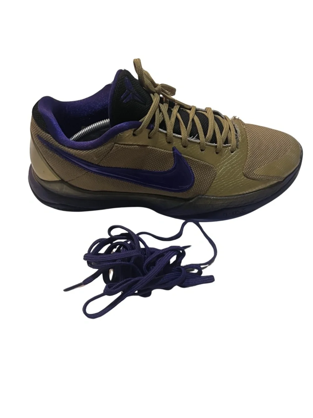 Nike Kobe 5 Protro x Undefeated Hall of Fame Size 12.5 DA6809-700 Gold